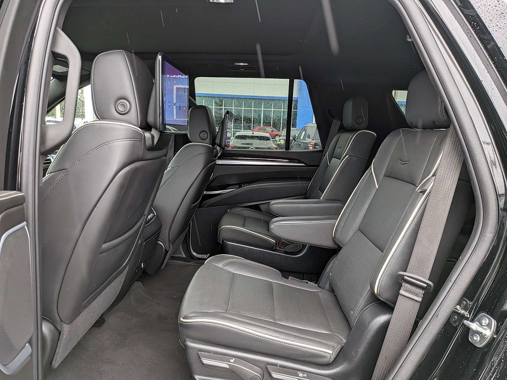 Certified 2025 Cadillac Escalade Premium Luxury AWD/4WD image 14