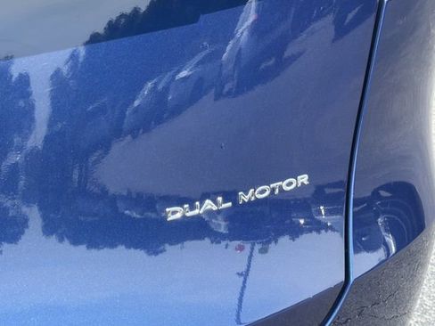 Used 2022 Tesla Model Y Long Range AWD/4WD image 30