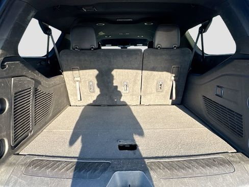 Used 2023 Chevrolet Suburban LT image 26