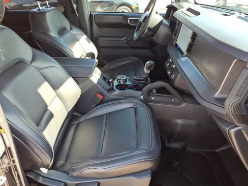 Certified 2025 Ford Bronco Badlands w/ Sasquatch Package AWD/4WD image 4