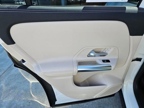 Used 2021 Mercedes-Benz GLA 250 4MATIC image 16