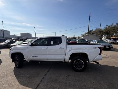 Used 2024 Toyota Tacoma TRD Sport image 8