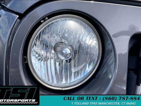Used 2014 Jeep Wrangler Unlimited Sahara w/ Connectivity Group AWD/4WD image 27