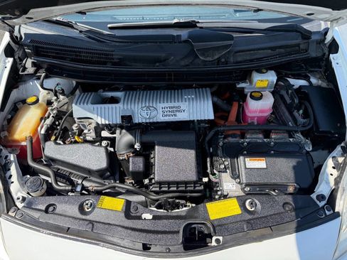 Used 2013 Toyota Prius Four w/ Deluxe Solar Roof Pkg image 40