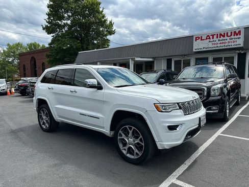Used 2019 Jeep Grand Cherokee Overland AWD/4WD image 4