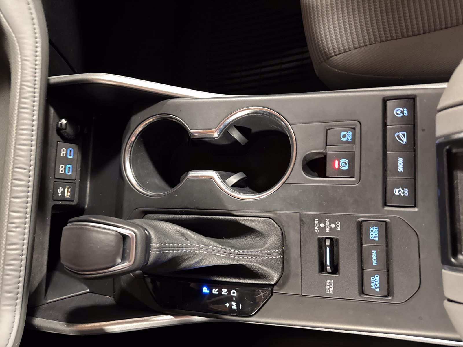 Used 2022 Toyota Highlander LE AWD/4WD image 19