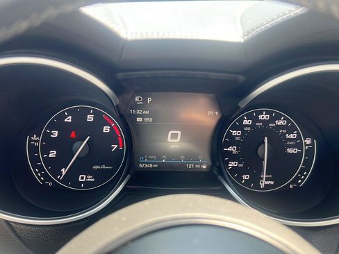 Used 2022 Alfa Romeo Stelvio Veloce AWD/4WD image 14
