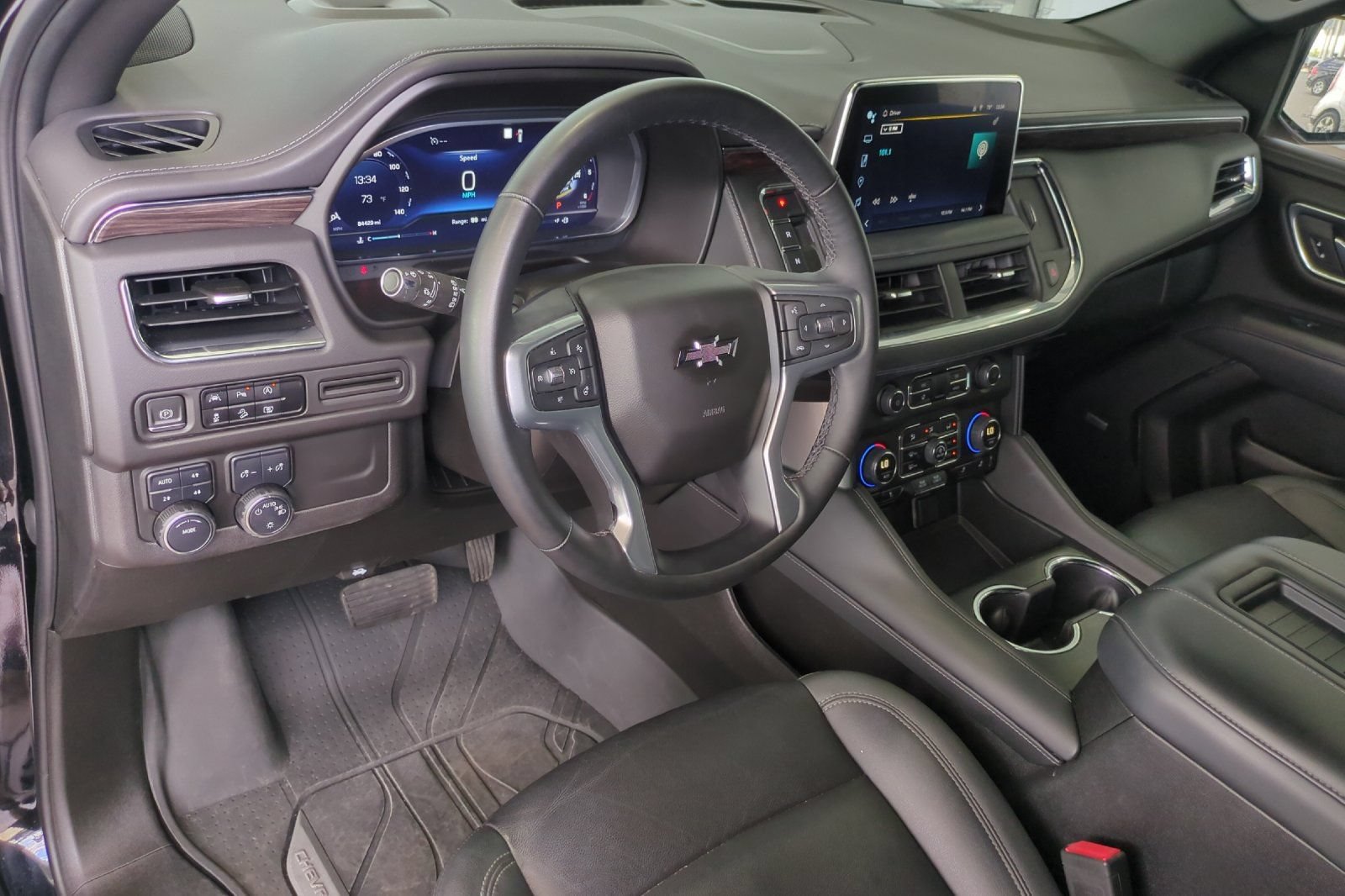 Used 2023 Chevrolet Tahoe Z71 w/ Luxury Package AWD/4WD image 9
