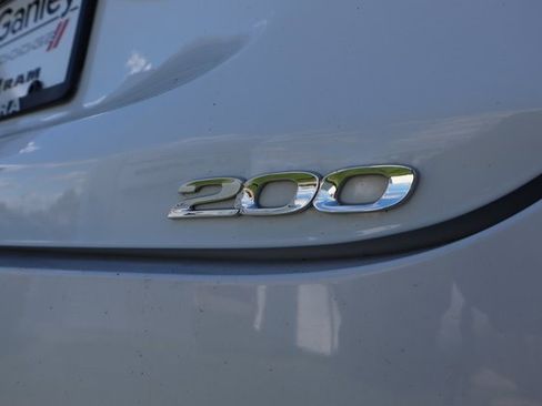 Used 2017 Chrysler 200 Limited Platinum w/ Comfort & Convenience Group image 31