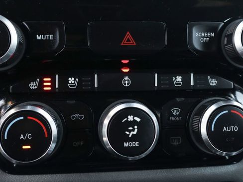 Used 2021 RAM 1500 Laramie AWD/4WD image 43