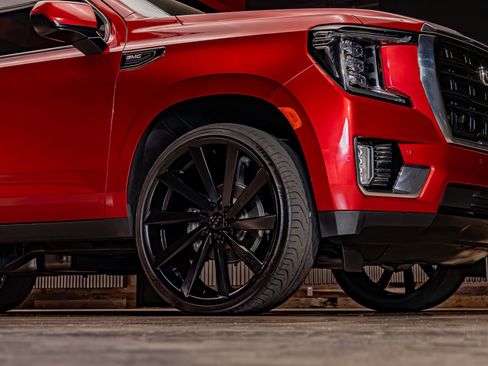 Used 2022 GMC Yukon XL SLE w/ Gmc Pro Safety Plus Package image 11