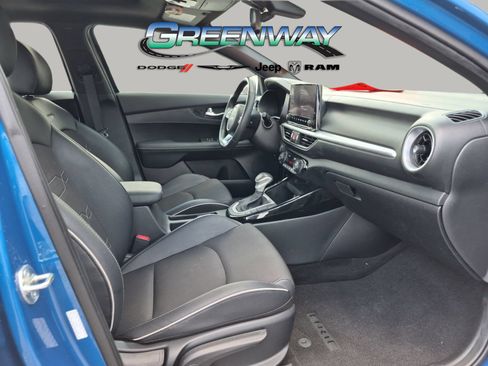 Used 2024 Kia Forte GT-Line w/ GT-Line Premium Package FWD image 7