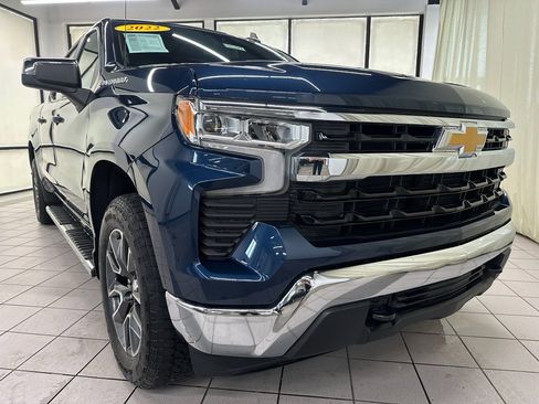 Certified 2022 Chevrolet Silverado 1500 LT image 2