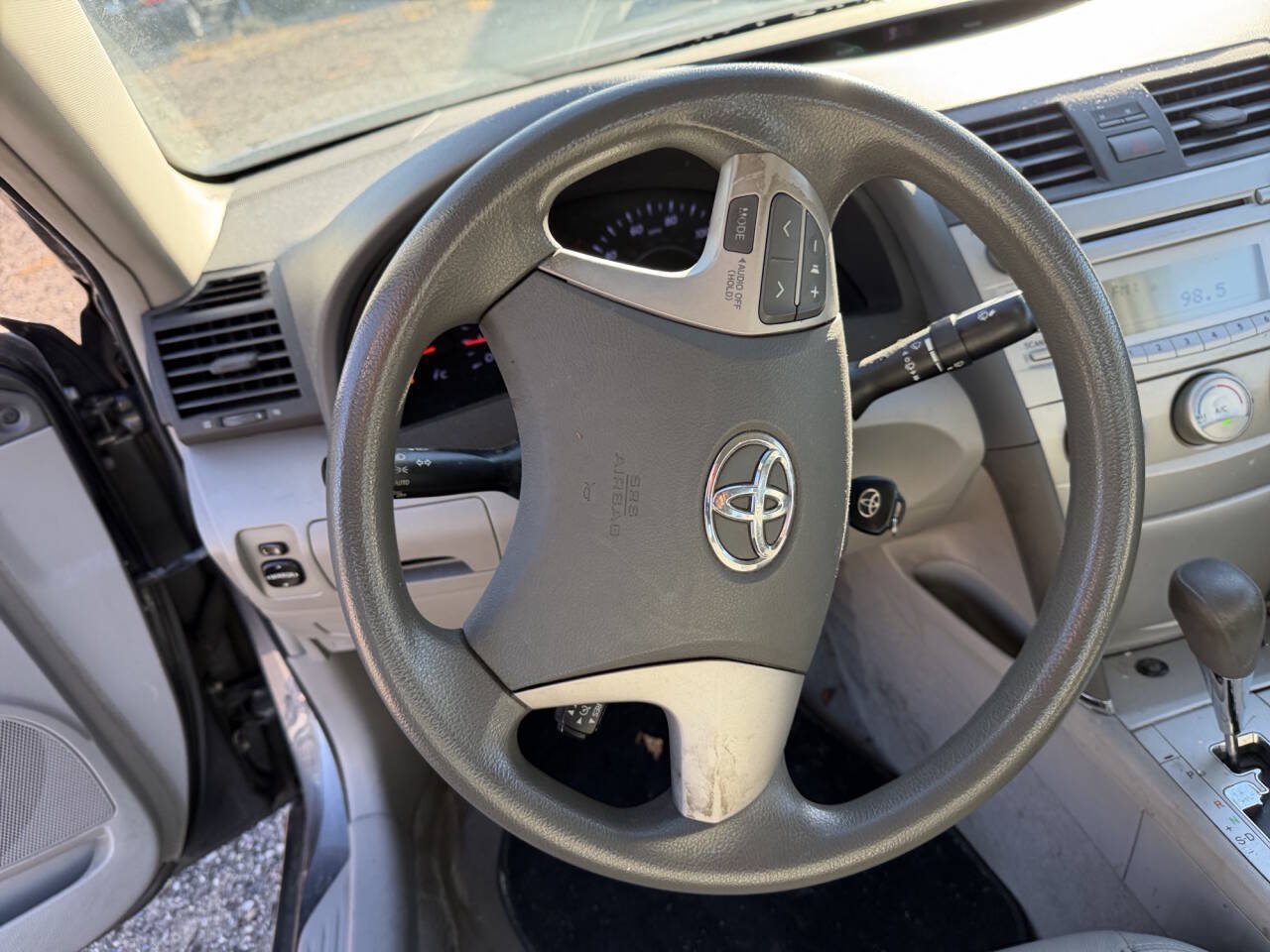 Used 2011 Toyota Camry LE FWD image 32