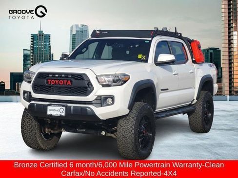 Used 2018 Toyota Tacoma TRD Off-Road image 1