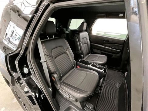 Used 2024 Nissan Pathfinder Rock Creek AWD/4WD image 18