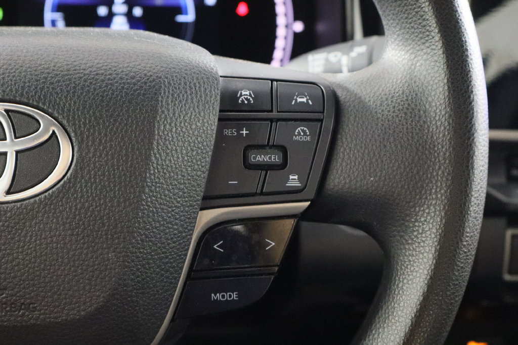 Used 2025 Toyota Camry LE FWD image 10