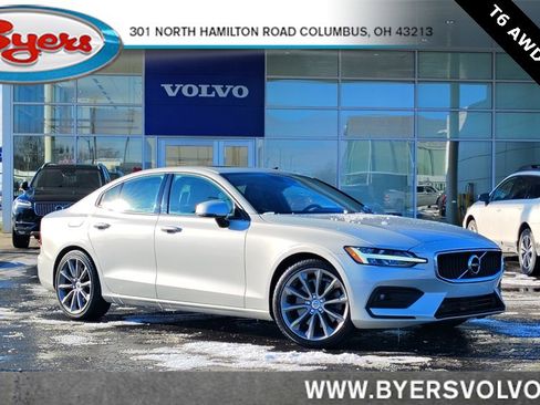 Used 2021 Volvo S60 T6 Momentum w/ Premium Package image 1