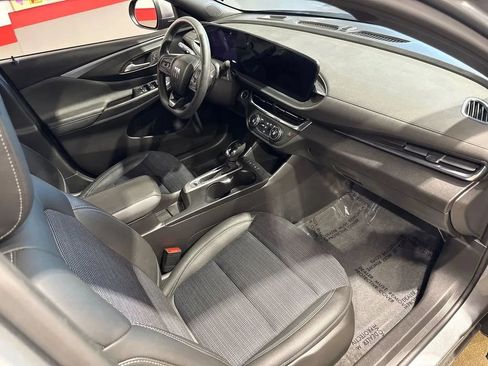 Used 2025 Buick Envista Preferred FWD image 10