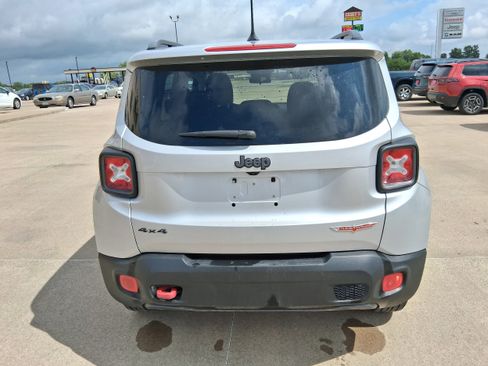Used 2015 Jeep Renegade Trailhawk AWD/4WD image 7