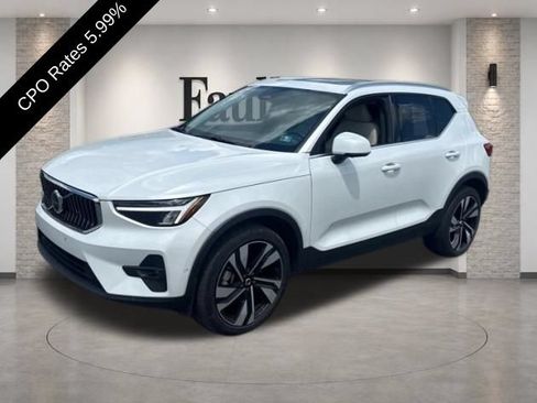 Used 2024 Volvo XC40 B5 Plus w/ Protection Package Premier AWD/4WD image 2