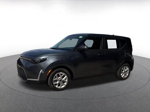 Used 2025 Kia Soul LX w/ LX Technology Package FWD image 8