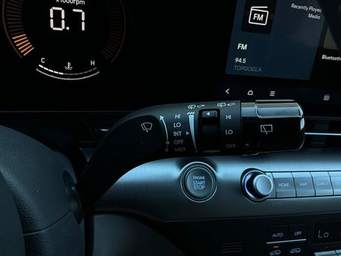 Used 2025 Hyundai Kona SEL image 37