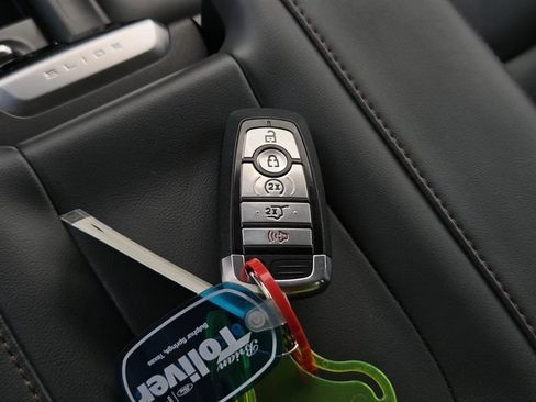 Used 2025 Ford Expedition Active RWD image 40