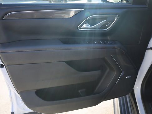 Used 2023 GMC Yukon AT4 w/ AT4 Premium Plus Package image 10