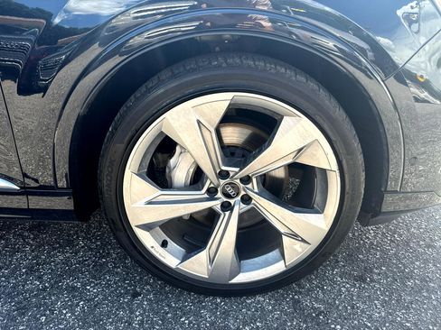 Used 2020 Audi Q7 3.0T Prestige w/ Prestige Package image 4