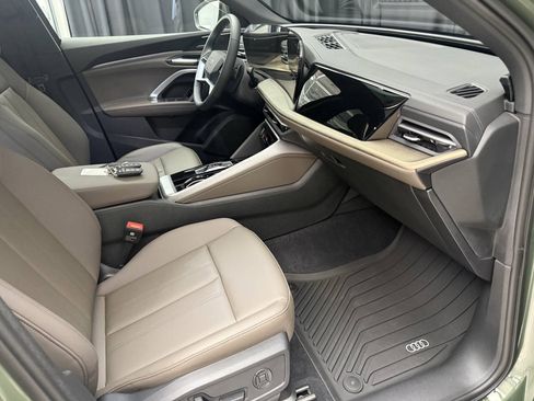 Used 2025 Audi Q5 Premium Plus w/ Premium Plus AWD/4WD image 26