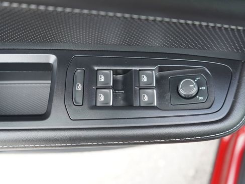 Used 2025 Volkswagen Atlas Cross Sport SEL R-Line image 30