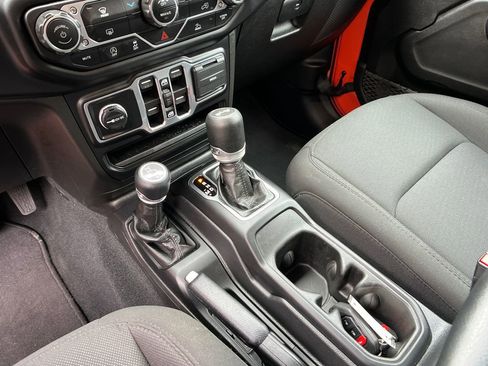 Used 2023 Jeep Wrangler Unlimited Sport AWD/4WD image 19