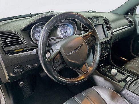 Used 2022 Chrysler 300 S image 9