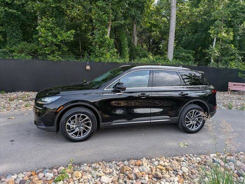 Certified 2022 Lincoln Corsair AWD w/ Equipment Group 101A image 2