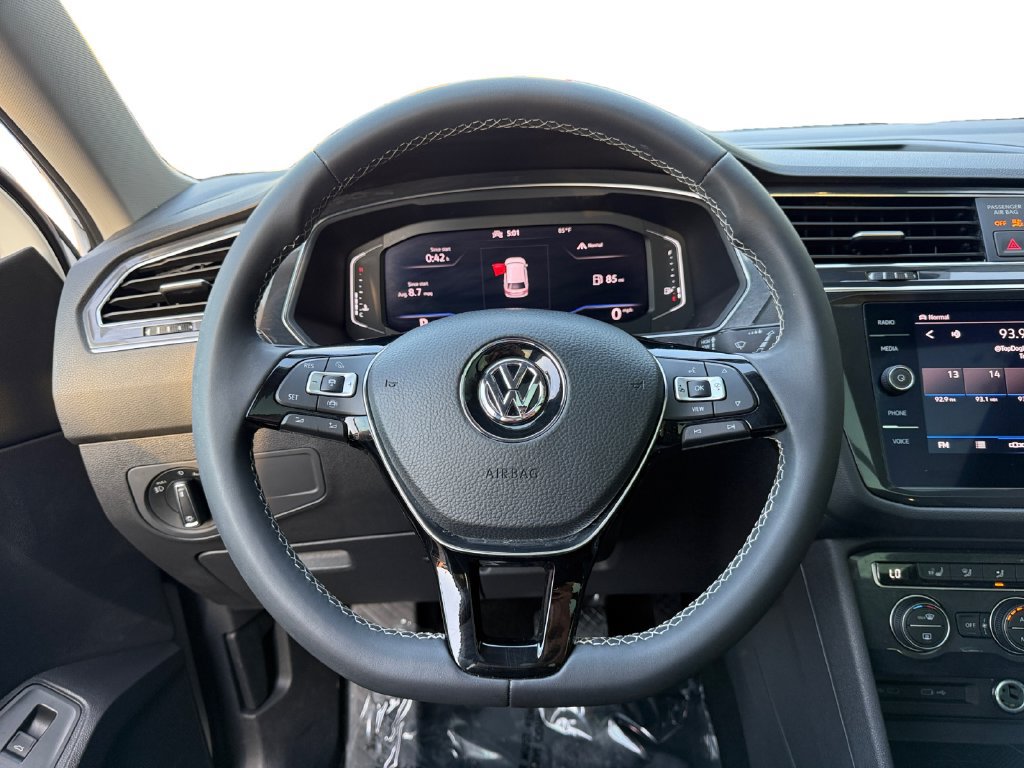 Used 2021 Volkswagen Tiguan SEL AWD/4WD image 12