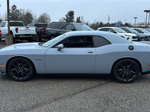 Used 2020 Dodge Challenger R/T w/ Plus Package image 4