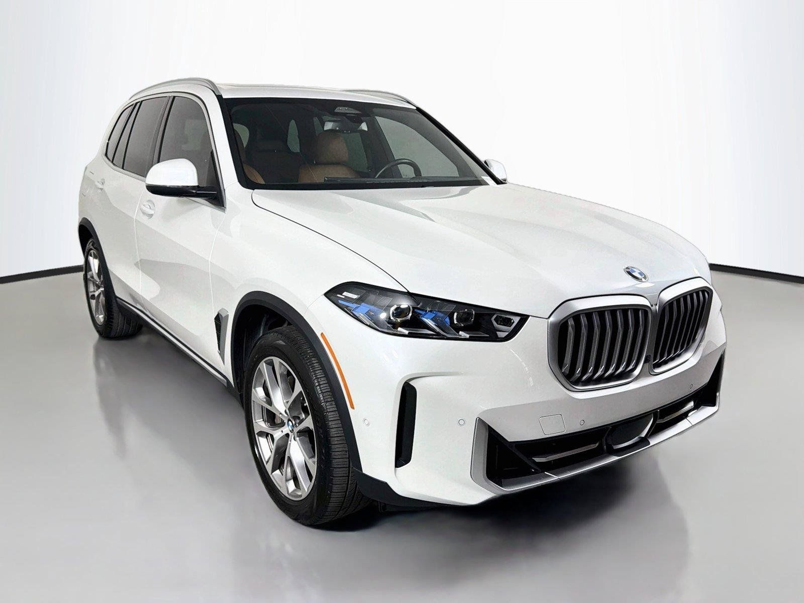 Used 2025 BMW X5 sDrive40i w/ Climate Comfort Package RWD image 3