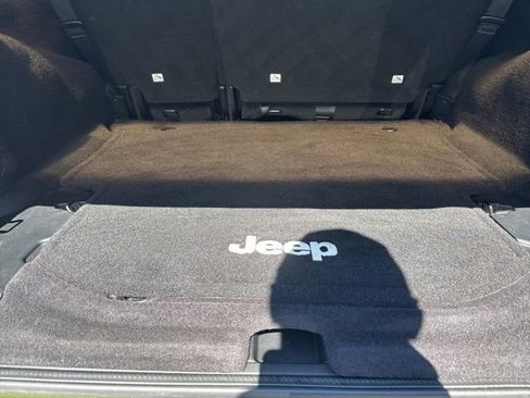 Used 2016 Jeep Wrangler Unlimited Sahara AWD/4WD image 10