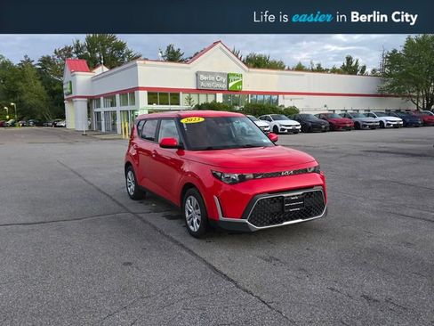 Certified 2023 Kia Soul LX FWD image 1