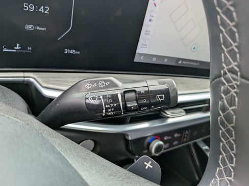 Certified 2026 Kia Sorento SX Prestige AWD/4WD image 38