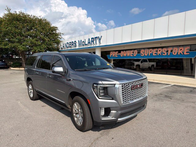 Used 2022 GMC Yukon XL Denali AWD/4WD image 1