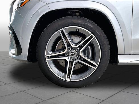 Used 2025 Mercedes-Benz GLS 450 4MATIC w/ AMG Line Exterior image 11