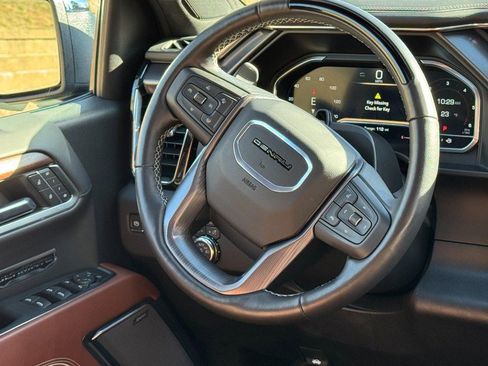Used 2025 GMC Sierra 1500 Denali Ultimate image 12