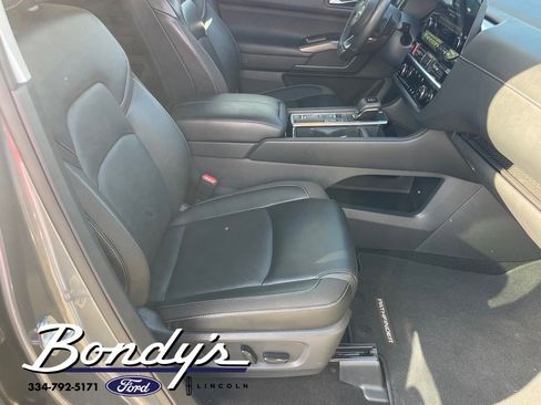 Used 2024 Nissan Pathfinder SL w/ SL Premium Package image 22