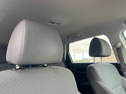 Used 2020 Kia Sorento LX image 18