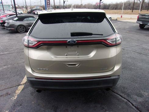 Used 2017 Ford Edge SE FWD image 5