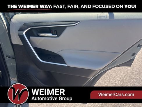 Used 2021 Toyota RAV4 XLE Premium AWD/4WD image 16