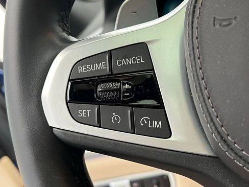 Used 2022 BMW X5 xDrive45e w/ M Sport Package AWD/4WD image 18