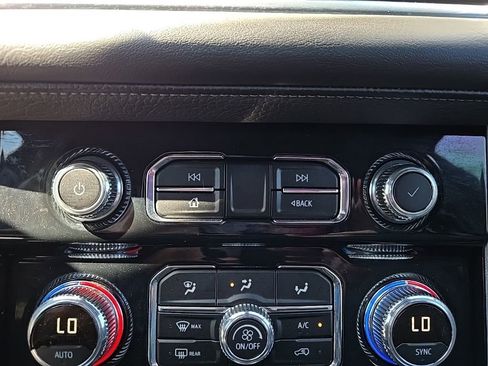 Used 2024 GMC Yukon Denali AWD/4WD image 31